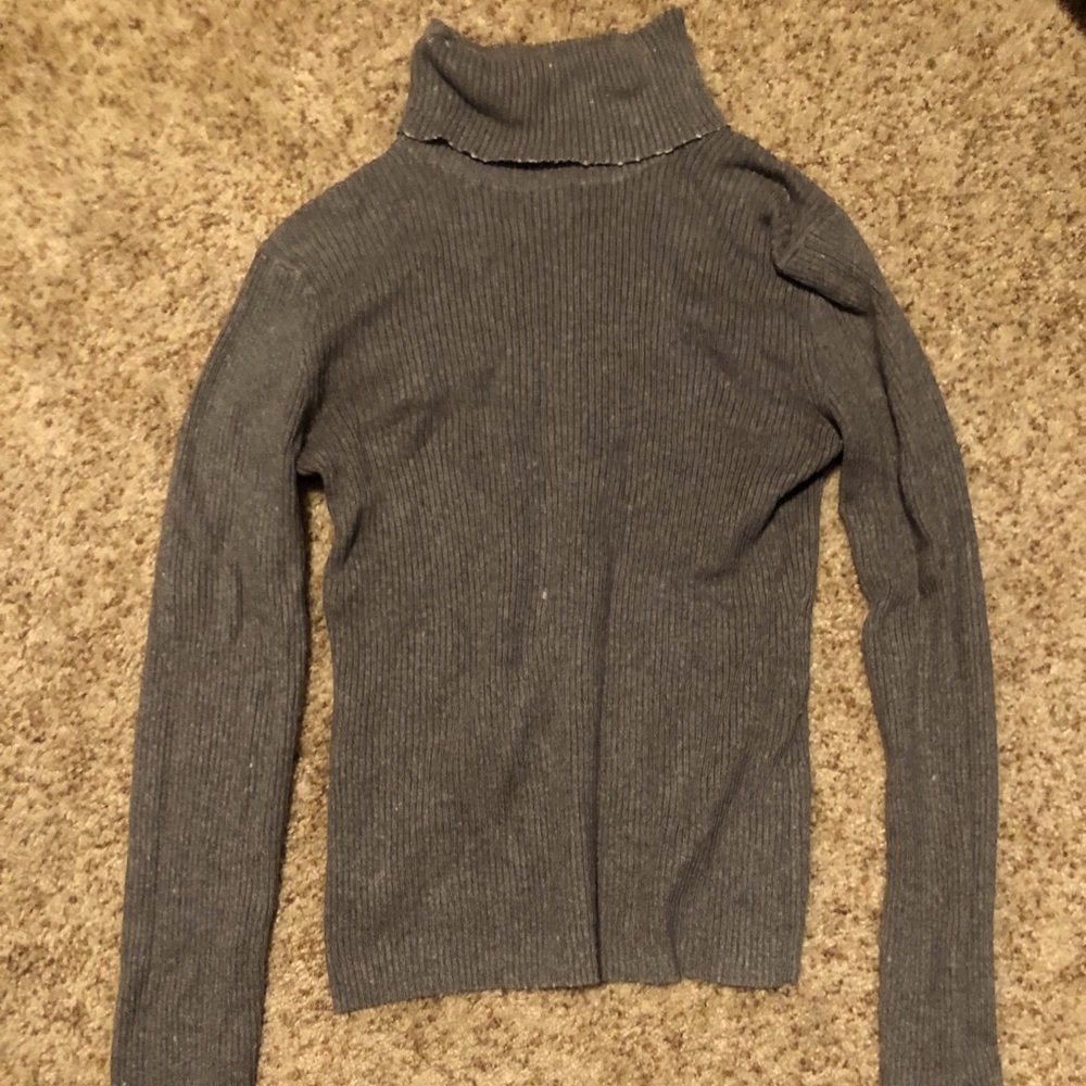 Grey Sweater 🖤